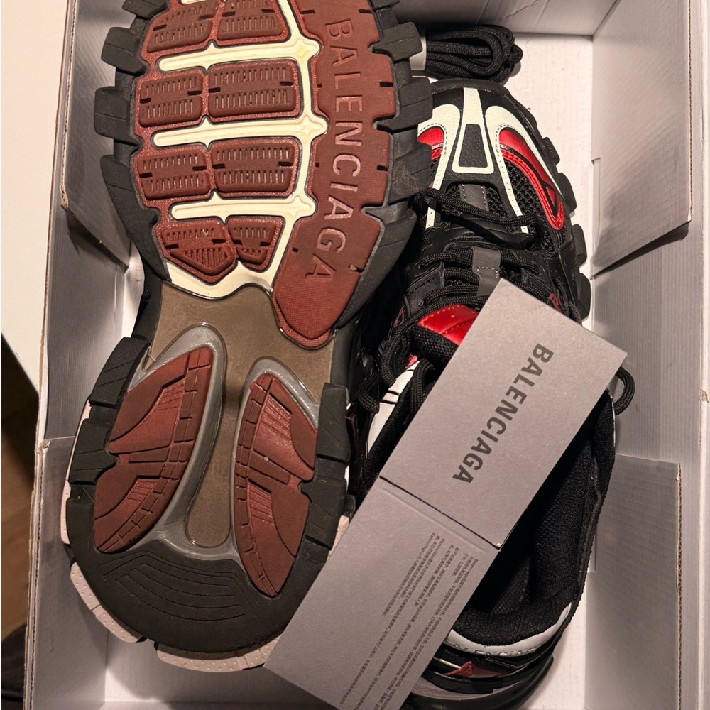 Balenciaga Men's Red and Black Athletic Shoes size 9 - Picture 4 of 7
